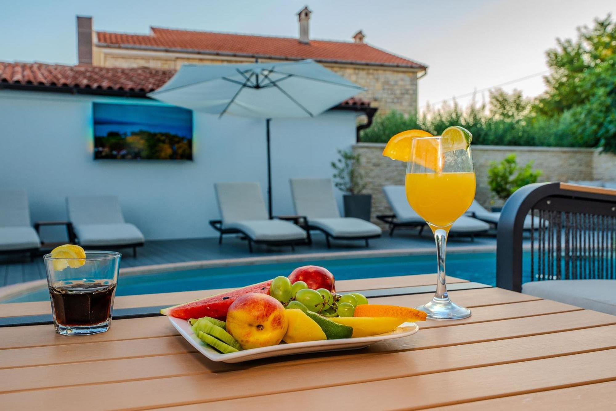 Luxury Apartments Vilamaloca Vir Luaran gambar