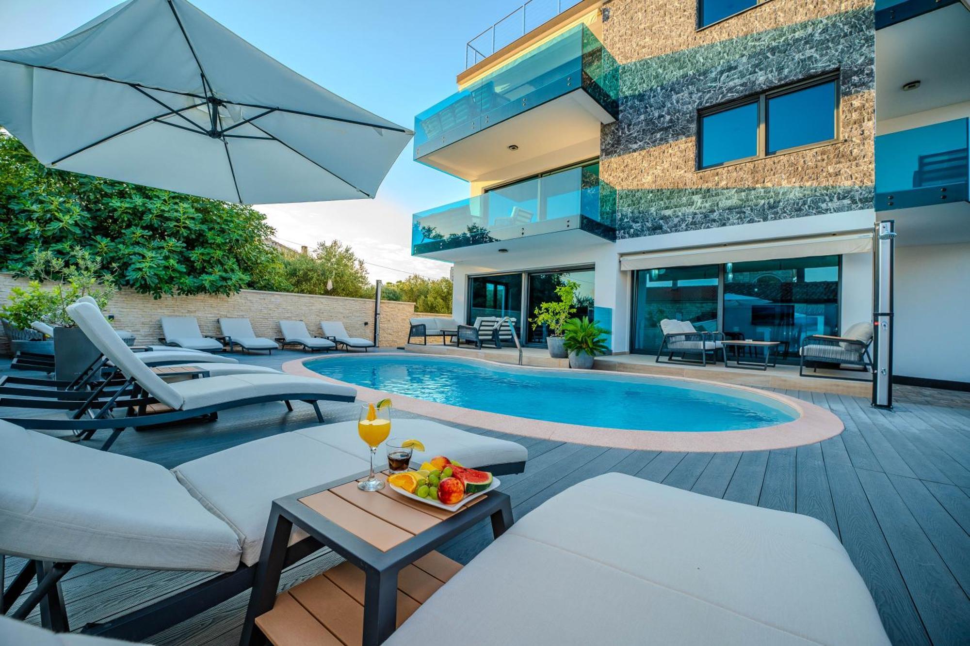 Luxury Apartments Vilamaloca Vir Luaran gambar