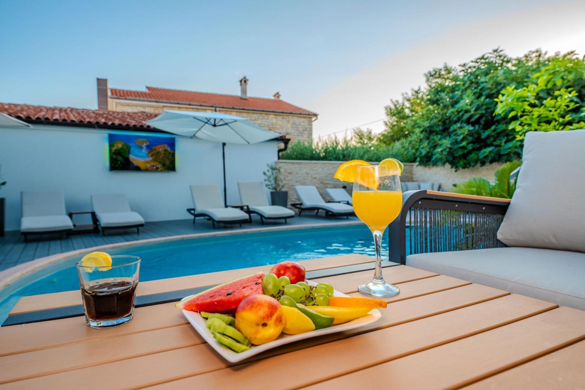 Luxury Apartments Vilamaloca Vir Luaran gambar