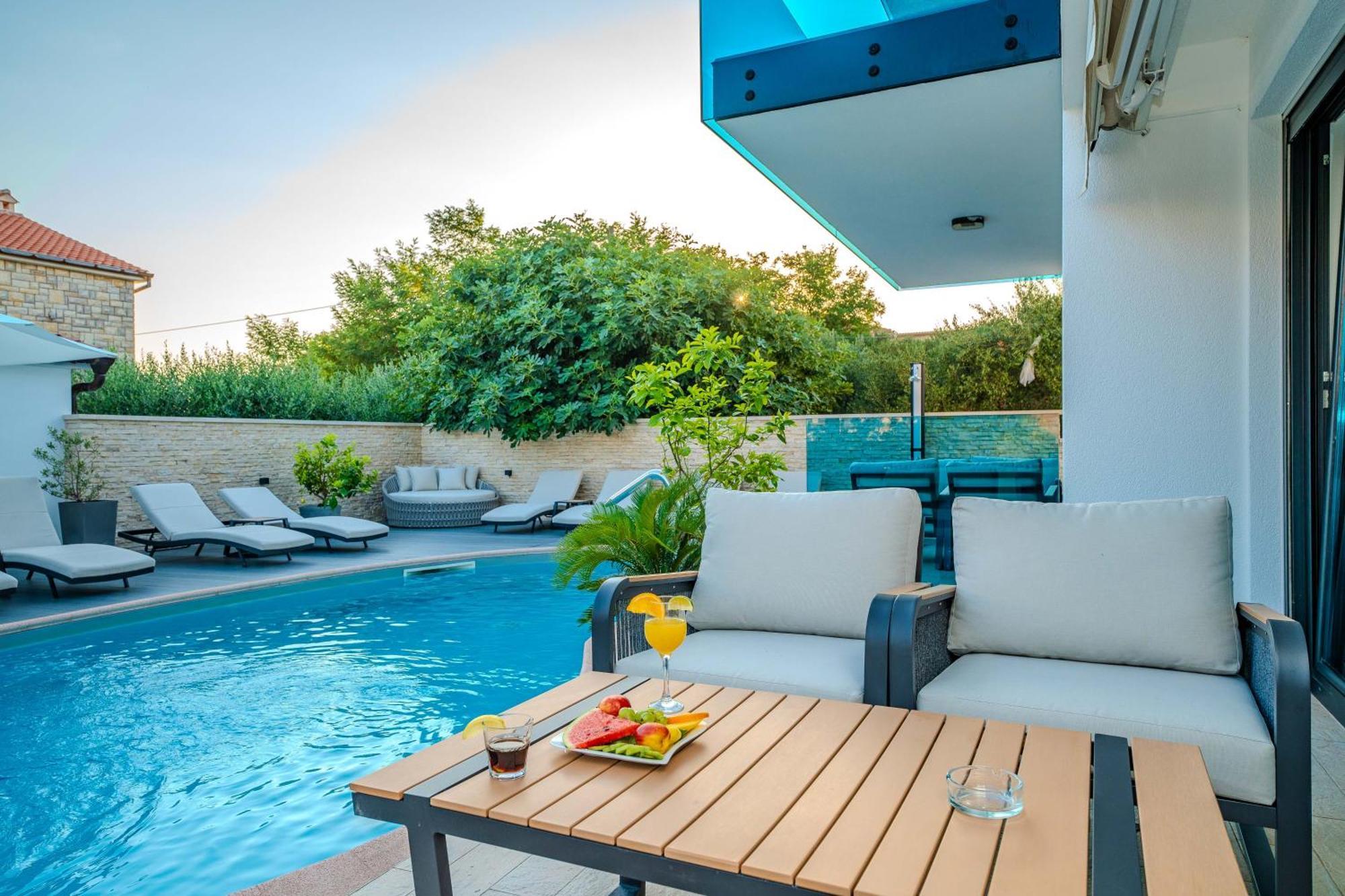 Luxury Apartments Vilamaloca Vir Luaran gambar