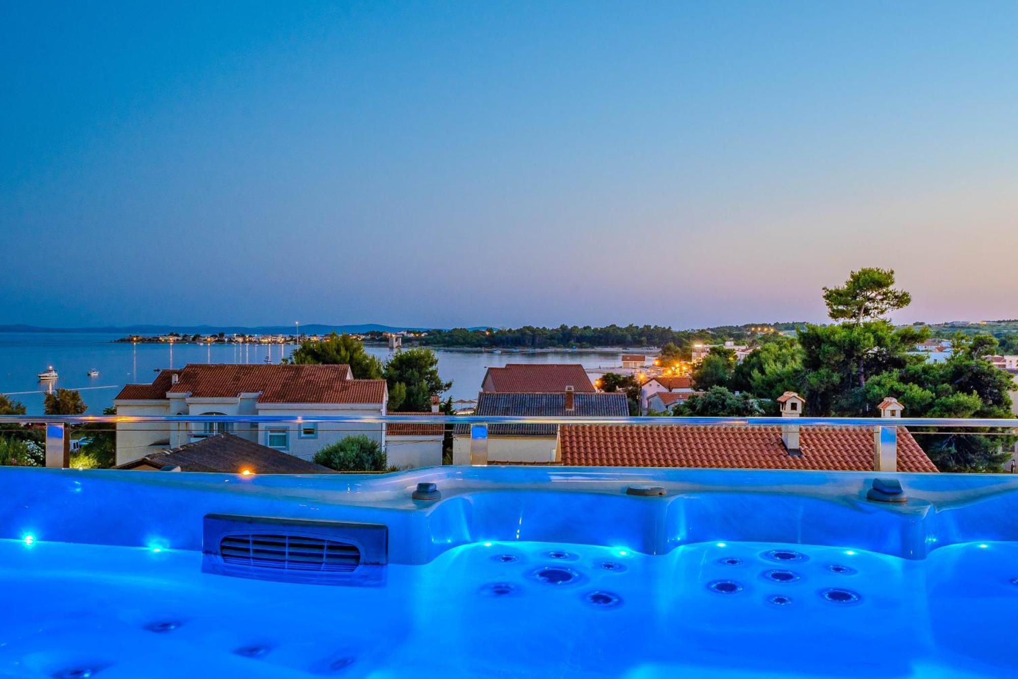 Luxury Apartments Vilamaloca Vir Luaran gambar