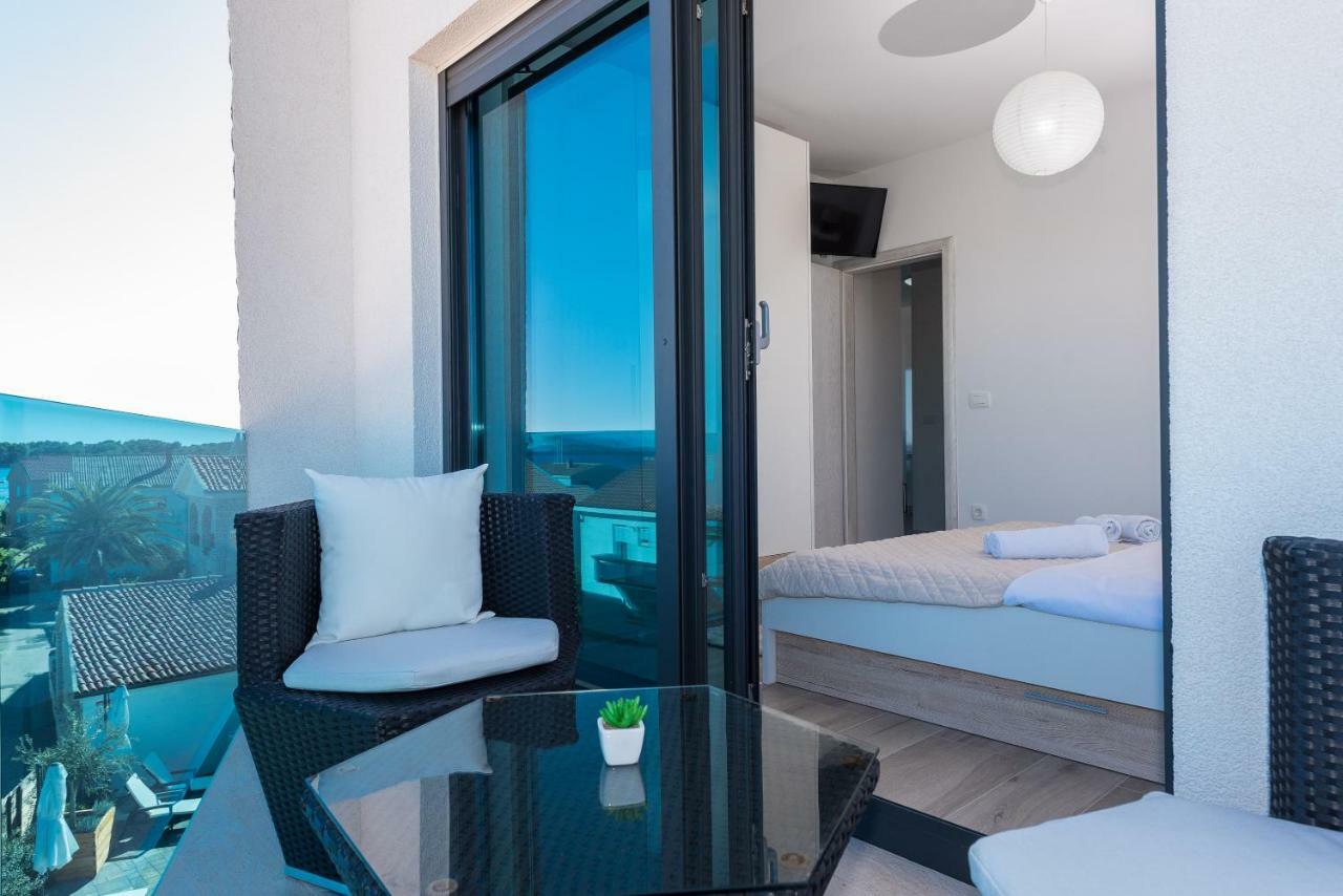 Luxury Apartments Vilamaloca Vir Luaran gambar
