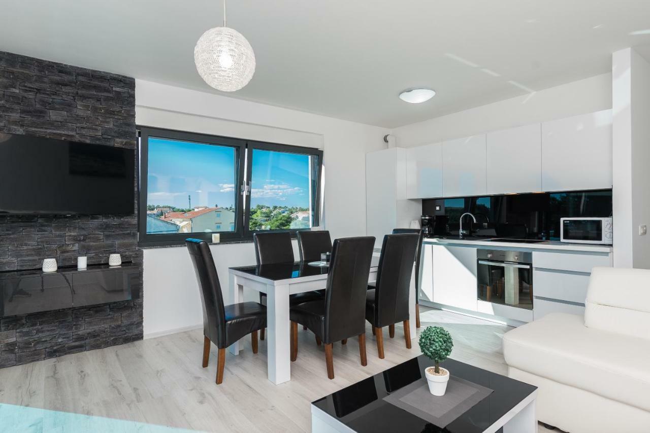 Luxury Apartments Vilamaloca Vir Luaran gambar