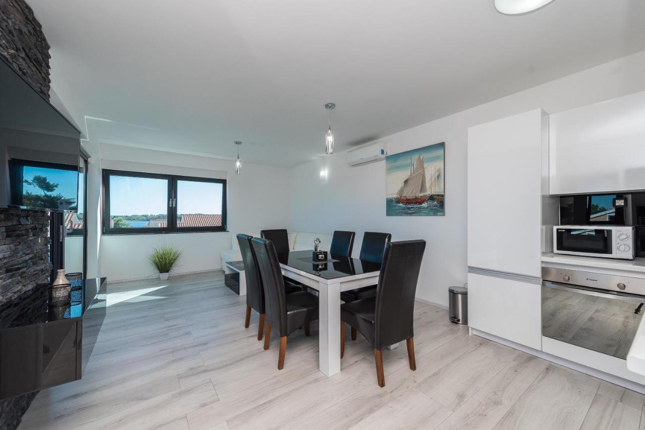 Luxury Apartments Vilamaloca Vir Luaran gambar